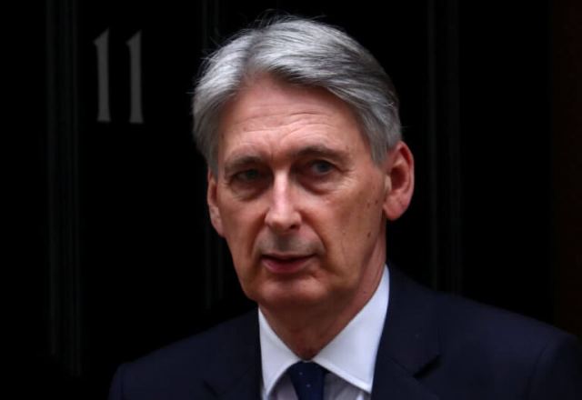 Brexit: Συμφωνία και όχι ανατροπή της Μέι ζητά ο υπουργός Οικονομικών