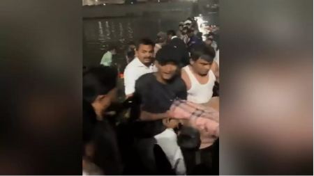 Κατέρρευσε κρεμαστή γέφυρα στην Ινδία:  – Τουλάχιστον σαράντα νεκροί και δεκάδες τραυματίες