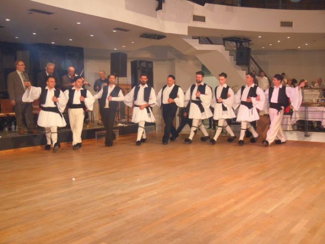 Ο ετήσιος χορός του Πολιτιστικού Συλλόγου Πετρωτού (ΦΩΤΟ)