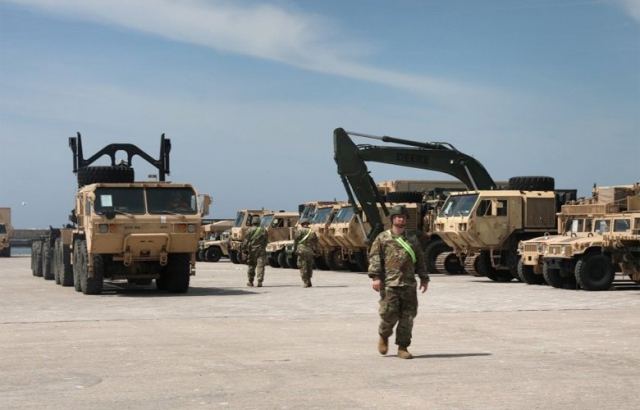 Εκατοντάδες οχήματα του αμερικανικού στρατού στην Αλεξανδρούπολη