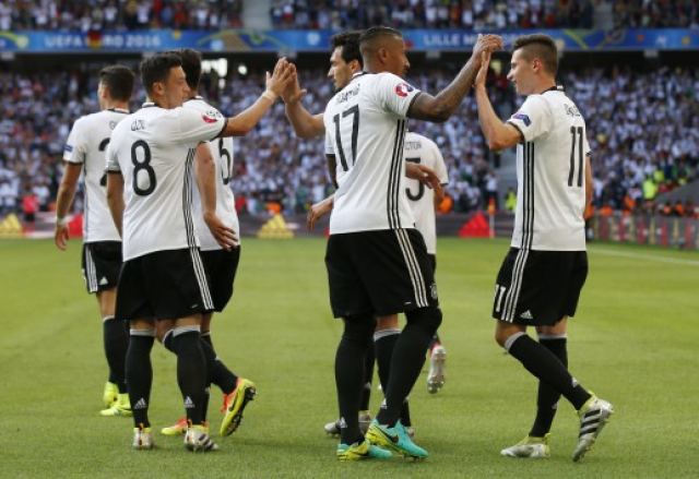 Γερμανία για κούπα! &quot;Καθάρισε&quot; Σλοβακία και προκρίθηκε στους &quot;8&quot; του Euro 2016