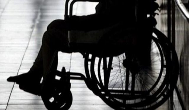Λαμία: Άρπαξαν το σταυρό από λαιμό γυναίκας σε αναπηρικό καροτσάκι