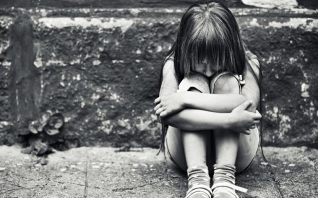 Η τραγική ιστορία του 11χρονου κοριτσιού που βιάστηκε και έμεινε έγκυος από τον φίλο της γιαγιάς της