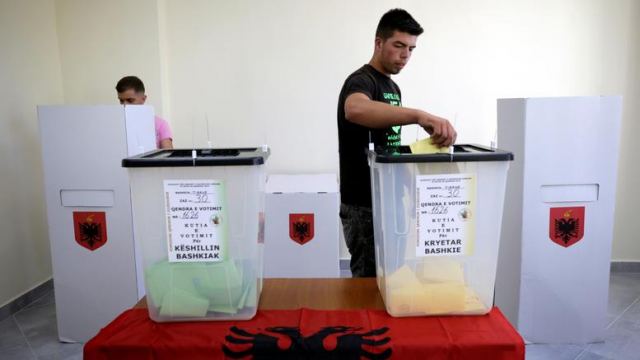 Αλβανία: Κυβέρνηση και αντιπολίτευση θεωρούν ότι νίκησαν στις εκλογές
