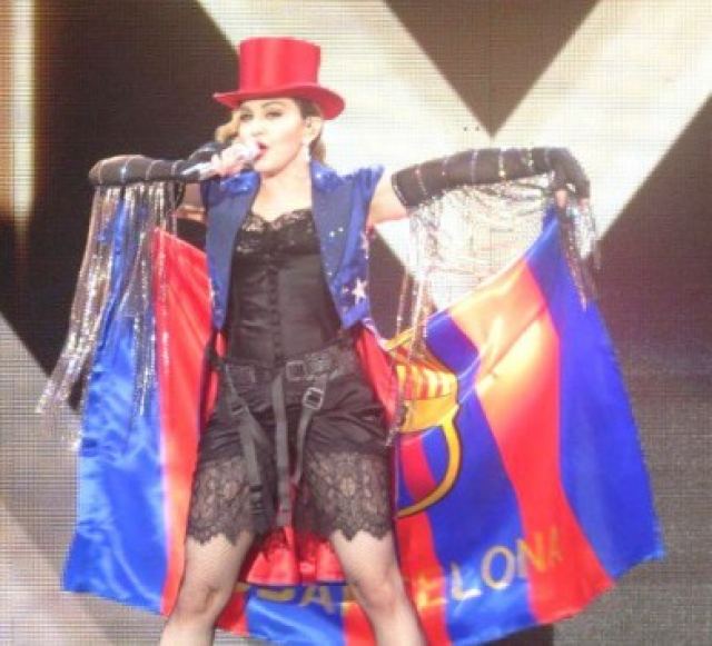 Η Madonna αναστάτωσε την Ισπανία! Με σημαία της Μπαρτσελόνα στη σκηνή