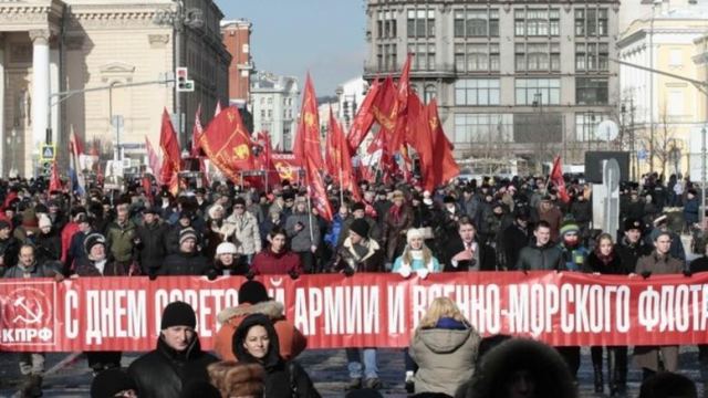 Παρέλαση για τα 100 χρόνια από την ίδρυση του Κόκκινου Στρατού