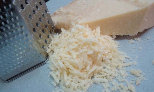 Υπέρταση: Ποιο τυρί για μακαρόνια τη ρίχνει και ποια καθημερινή συνήθεια την ανεβάζει