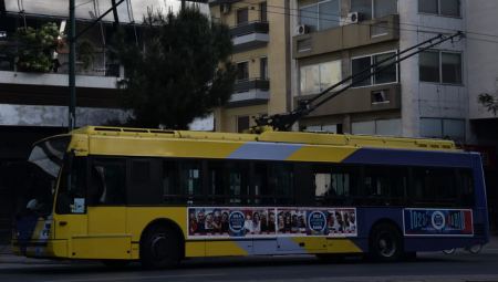 Αθήνα: 14χρονη κατήγγειλε σεξουαλική επίθεση μέσα σε τρόλεϊ