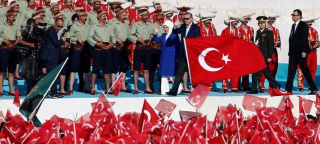 Το σόου που έστησε ο Ερντογάν για την επέτειο της Αλωσης της Κωνσταντινούπολης (εικόνες &amp; βίντεο)