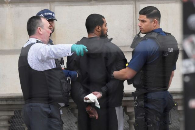 Συναγερμός στο κέντρο του Λονδίνου! Συνέλαβαν τρομοκράτη κοντά στην Downing Street