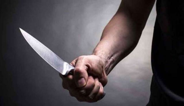 Λαμία: Μεθυσμένος χτύπησε τη μάνα του και απειλούσε αστυνομικούς με μαχαίρι