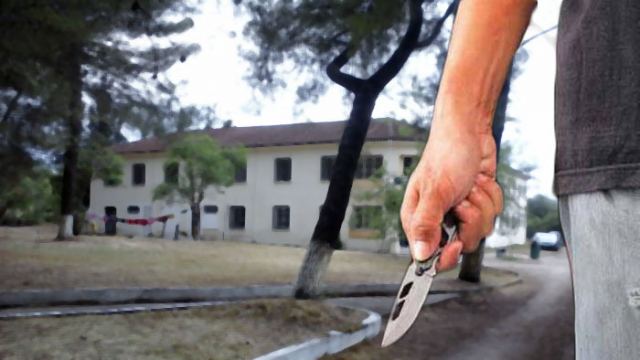 Τρόμος στο Hot Spot Θερμοπυλών: Απειλούσε με μαχαίρια
