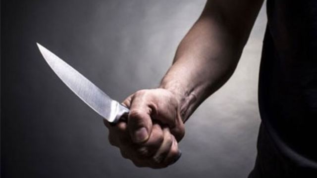 Εκούσια νοσηλεία για 56χρονο που γυρνούσε στους δρόμους με μαχαίρι