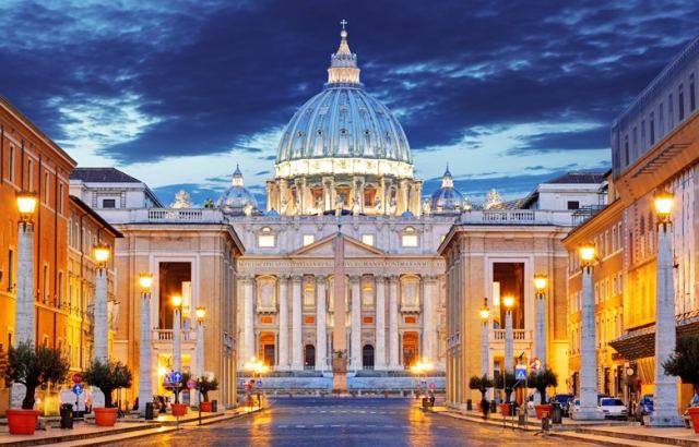 Έρευνα για τον πρεσβευτή του Βατικανού στο Παρίσι για σεξουαλικές επιθέσεις