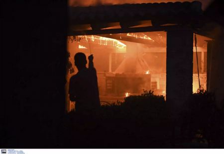 Ποιοί καίνε σπίτια στο Μαυρολιθάρι; - Ανάστατοι οι κάτοικοι μιλούν για εμπρησμούς