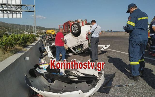 Σοκαριστικές εικόνες από τροχαίο στην Κόρινθο: Αναποδογύρισε αυτοκίνητο στην Εθνική Οδό
