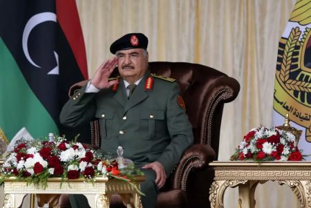 Λιβύη: O Χαφτάρ δήλωσε ότι δίνει «μια τελευταία ευκαιρία» για έναν οδικό χάρτη προς τις εκλογές