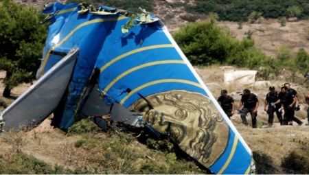 Η αεροπορική τραγωδία του κυπριακού «Ήλιος»: O αεροσυνοδός έκανε προσπάθειες να το πιλοτάρει