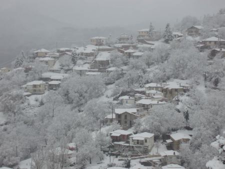 Το χωριό της Οίτης που ξυπνάει κάθε μέρα με αρνητικές θερμοκρασίες