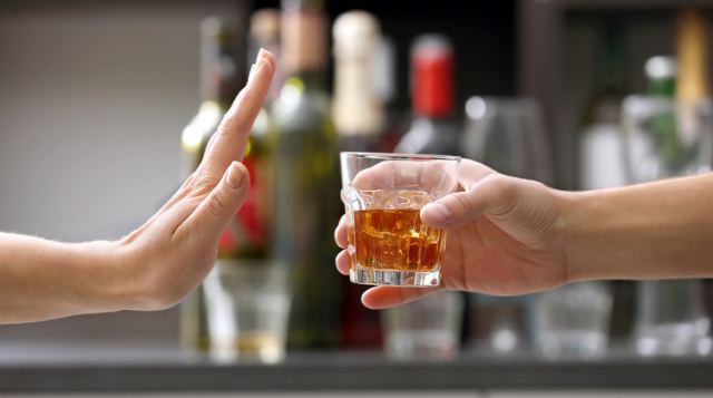 Αλκοόλ και Καρδιά: Επικίνδυνο ακόμη και το λίγο; Έρευνα απαντά