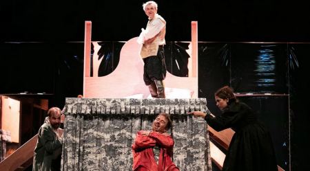 ΔΗΠΕΘΕ Ρούμελης: Πώς ένα θέατρο από την περιφέρεια παρουσιάζει μία από τις πιο ωραίες παραστάσεις στην Αθήνα