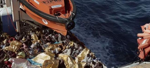 To φιλμ των Coldplay για την οργάνωση που σώζει πρόσφυγες &amp; μετανάστες από τη θάλασσα [βίντεο]