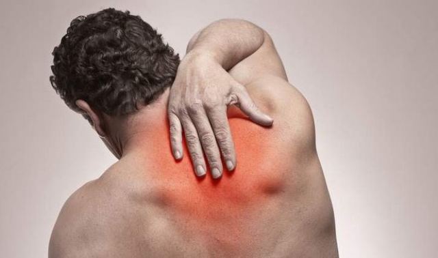 Πόνος στην πλάτη: Τέσσερις απλοί τρόποι ανακούφισης