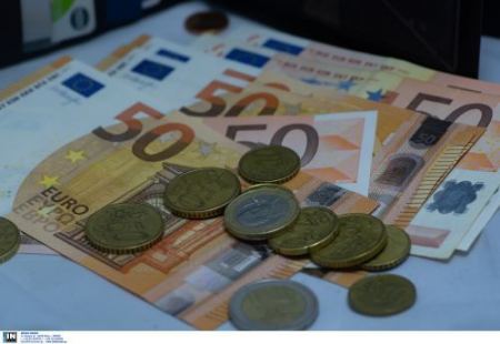 Κατώτατος μισθός: Τι σημαίνει η αύξηση του στα 830 ευρώ για δώρο Πάσχα, τριετίες και επιδόματα