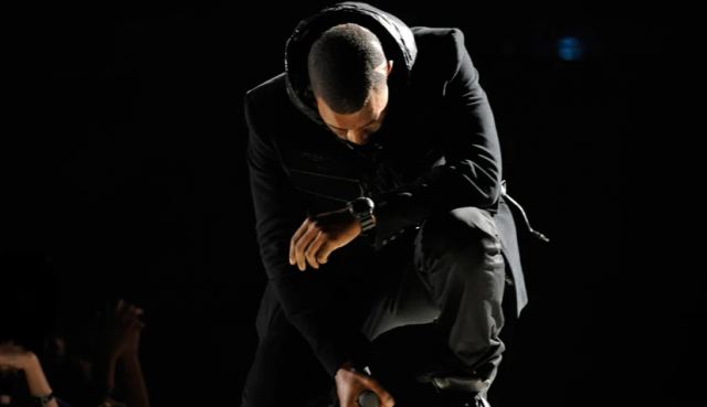 Ο Kanye West θέλει οι παπαράτσι να μοιράζονται τα κέρδη τους… μαζί του