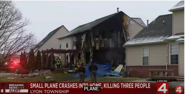 Αεροπλάνο έπεσε σε σπίτι στο Μίσιγκαν – Τρεις νεκροί (video)