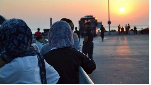 Στην Ιταλία μεταφέρονται 43 πρόσφυγες από τη Μυτιλήνη