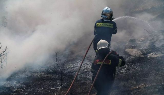 Φωτιά στην Πεντέλη: Δυο πυρκαγιές ξεκίνησαν σχεδόν ταυτόχρονα λέει ο εκπρόσωπος της Πυροσβεστικής