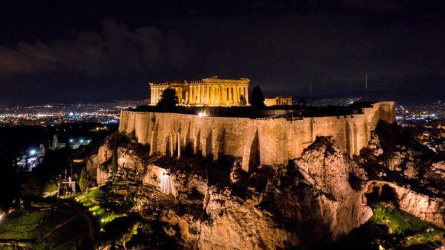 Ερευνα Economist: Η Ελλάδα στις «ελαττωματικές δημοκρατίες»