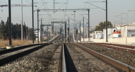 Διακοπή κυκλοφορίας τρένων μεταξύ Λάρισα-Λιτόχωρο λόγω πυρκαγιάς: Ποια δρομολόγια ακυρώνονται