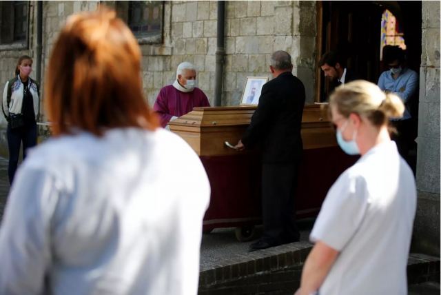 Γαλλία: 22.245 οι νεκροί του κορωνοϊού – Ένας στους τρεις θανάτους σε γηροκομεία