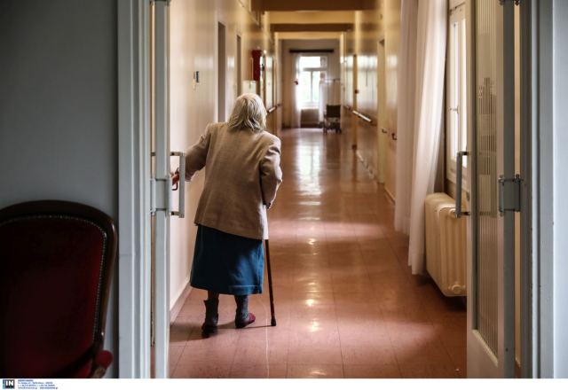 Ανεμβολίαστοι υπάλληλοι «έσπειραν» κρούσματα σε γηροκομείο