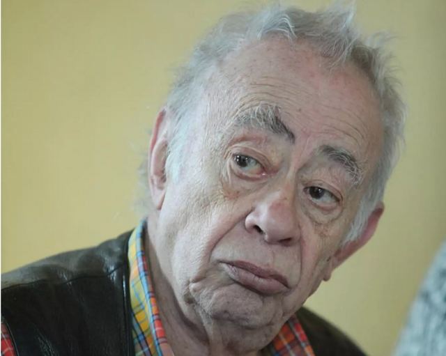 Πέθανε ο σπουδαίος συγγραφέας Βασίλης Αλεξάκης