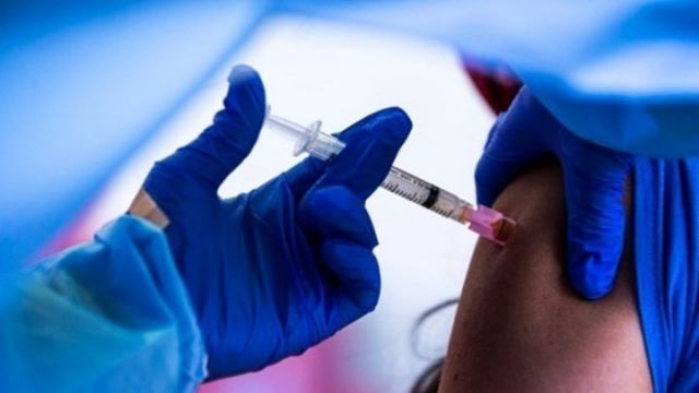 Υποχρεωτικός ο εμβολιασμός και για τους εργαζομένους στο ΕΚΑΒ