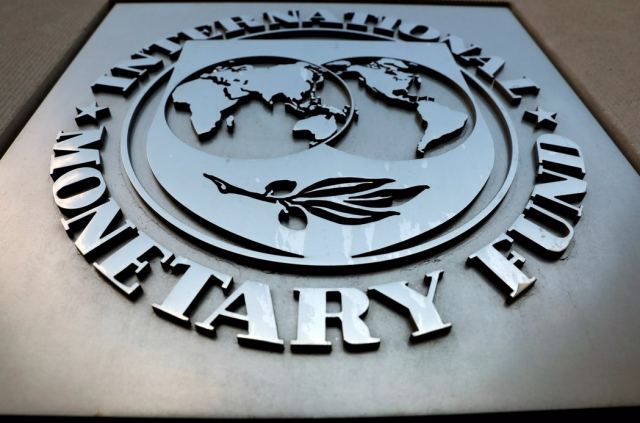 ΔΝΤ: «Η βιωσιμότητα του ελληνικού χρέους είναι επαρκής σε μεσοπρόθεσμο επίπεδο»