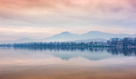 Λίμνη Ιωαννίνων: Ένα μαγικό τοπίο γεμάτο μελαγχολία και αστείρευτη ομορφιά