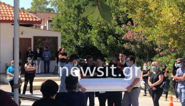 Θεσσαλονίκη: Σπαρακτικά δάκρυα στην κηδεία του μικρού Γιώργου που έπεσε σε βόθρο και σκοτώθηκε