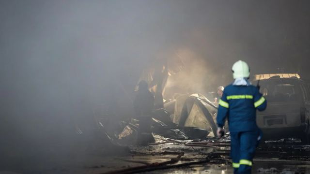 Βοτανικός: Πυρκαγιά στη δομή φιλοξενίας μεταναστών - Ένας τραυματίας