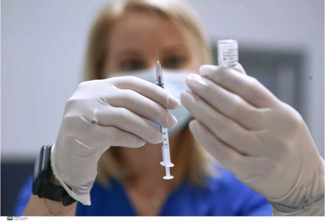 Εμβόλιο: «Κλειδώνουν» οι αποφάσεις για την τρίτη δόση