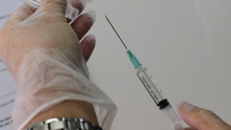 ΗΠΑ: Το εμβόλιο κατά της Covid-19 θα γίνει υποχρεωτικό για όλους τους μαθητές στην Καλιφόρνια