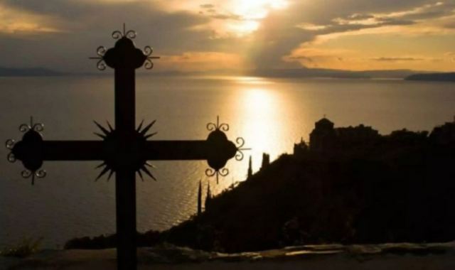 Άγιος Όρος: Μοναχός χαροπαλεύει στην εντατική! Εφιάλτης ο κορωνοϊός στο “Περιβόλι της Παναγιάς”