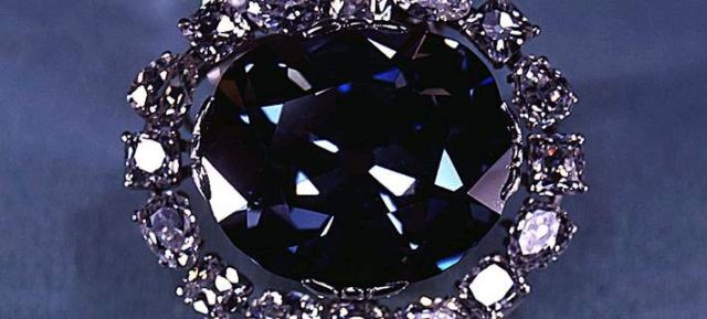 Τα σπάνια μπλε διαμάντια είναι το πιο βαθύ μυστικό της Γης -Αγγίζουν τα 57,5 εκατ. δολάρια [εικόνες]