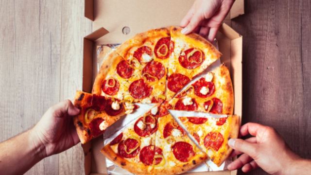 Πότε πραγματοποιήθηκε το πρώτο delivery πίτσας;