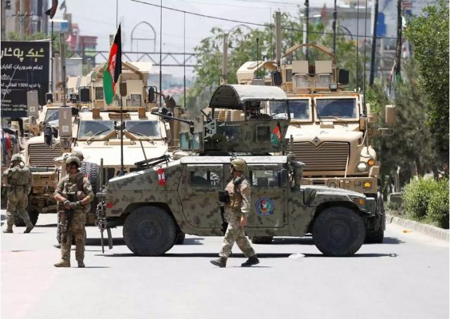 Αφγανιστάν: Στην αντεπίθεση ο στρατός – Νεκροί πάνω από 100 Ταλιμπάν