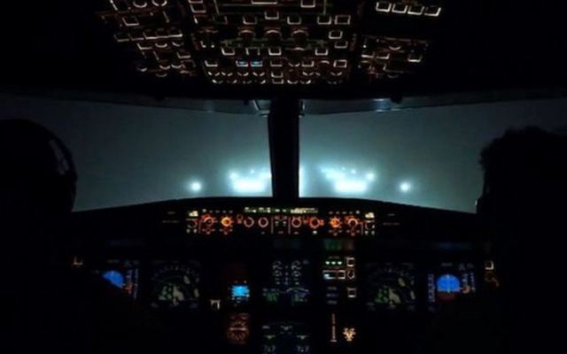 Το παράξενο μήνυμα από τον πιλότο στο κινητό του επιβάτη την ώρα της πτήσης