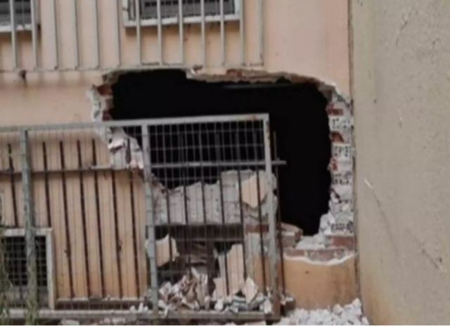Γκράβα: Διάρρηξη “υπερπαραγωγή” για ένα… κυλικείο σχολείου! Γκρέμισαν τον τοίχο (video)